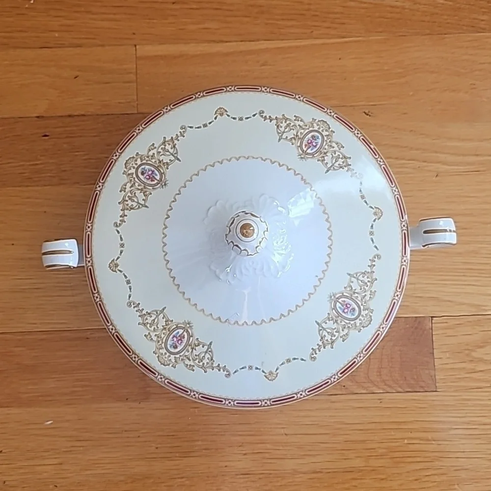 Vintage Noritake Nippon Toki Kaisha Porcelain Lidded Serving Bowl
